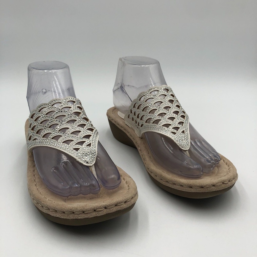 Cliffs by White Mountain Flip Flop Sandal Women 6.5M White Rhinestone 192-C21037